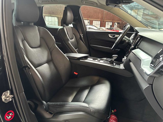 Volvo xc60 2.0 d4 awd momentum 190pk 2017, p-666-db - afbeelding 33 van  54