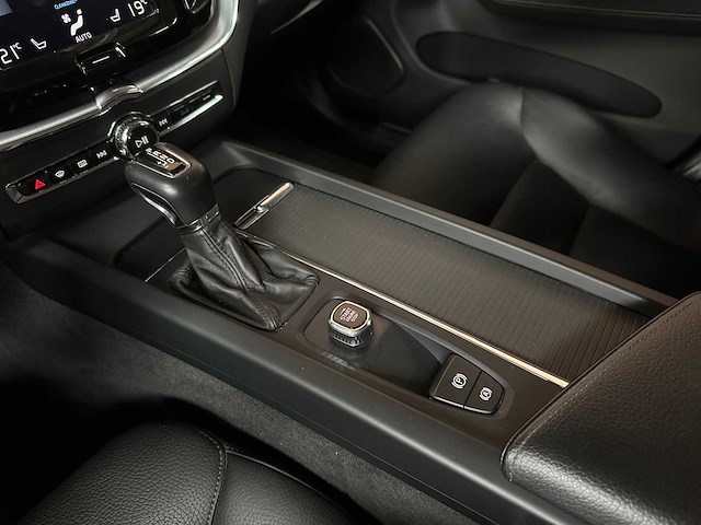 Volvo xc60 2.0 d4 awd momentum 190pk 2017, p-666-db - afbeelding 20 van  54