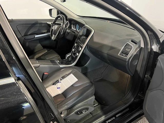 Volvo xc60 2.0 d4 fwd oc. race, hd-944-v - afbeelding 28 van  28