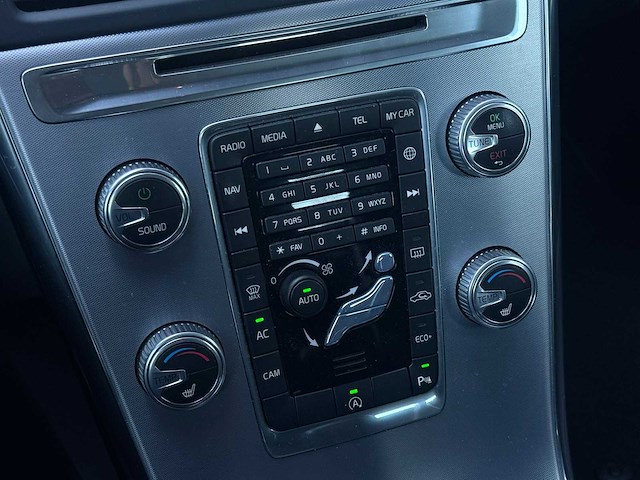 Volvo xc60 2.0 d4 fwd r-design 2017 | pg-181-p iaw - afbeelding 2 van  35