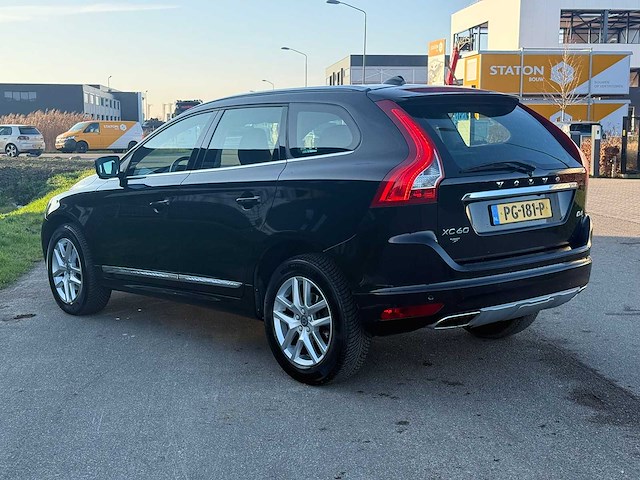 Volvo xc60 2.0 d4 fwd r-design 2017 | pg-181-p iaw - afbeelding 7 van  35