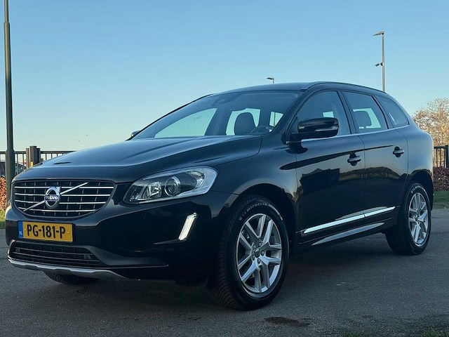 Volvo xc60 2.0 d4 fwd r-design 2017 | pg-181-p iaw - afbeelding 1 van  35