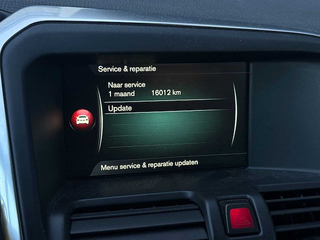 Volvo xc60 2.0 d4 fwd r-design 2017 | pg-181-p iaw - afbeelding 18 van  35