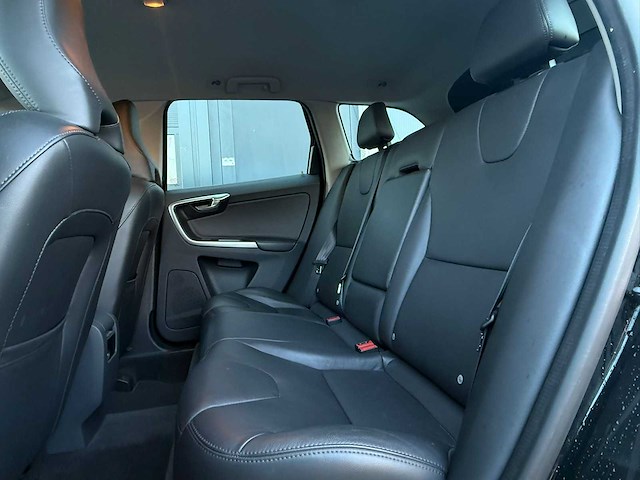 Volvo xc60 2.0 d4 fwd r-design 2017 | pg-181-p iaw - afbeelding 5 van  35