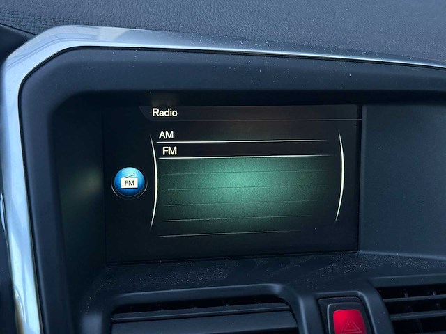 Volvo xc60 2.0 d4 fwd r-design 2017 | pg-181-p iaw - afbeelding 32 van  35