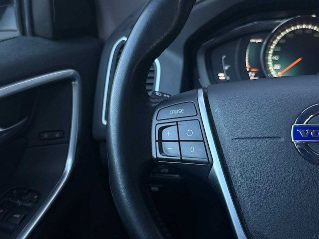 Volvo xc60 2.0 d4 fwd r-design 2017 | pg-181-p iaw - afbeelding 29 van  35