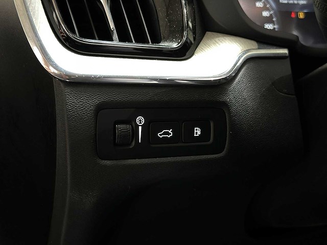 Volvo xc60 2.0 recharge t6 awd inscription 340pk 2020 (origineel-nl + 1e eigenaar), j-086-td - afbeelding 14 van  53