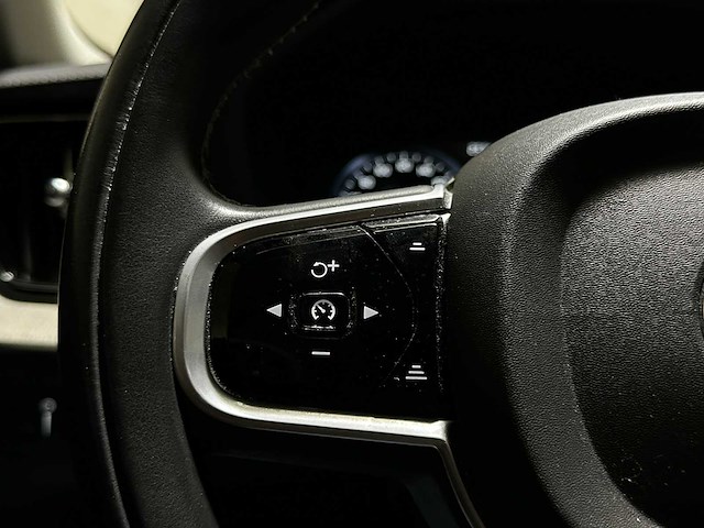 Volvo xc60 2.0 recharge t6 awd inscription 340pk 2020 (origineel-nl + 1e eigenaar), j-086-td - afbeelding 16 van  53