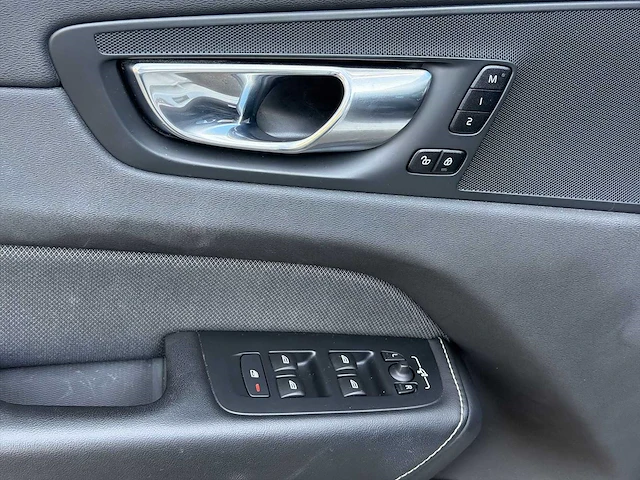 Volvo xc60 2.0 recharge t6 awd inscription | t-392-zz i - afbeelding 16 van  35