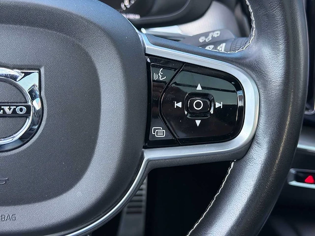 Volvo xc60 2.0 recharge t6 awd inscription | t-392-zz i - afbeelding 26 van  35