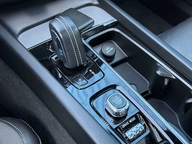 Volvo xc60 2.0 recharge t6 awd inscription | t-392-zz i - afbeelding 14 van  35