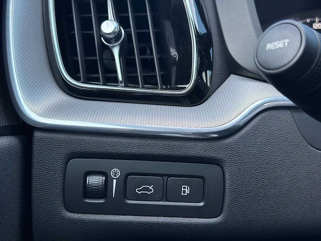 Volvo xc60 2.0 recharge t6 awd inscription | t-392-zz i - afbeelding 30 van  35