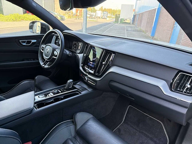 Volvo xc60 2.0 recharge t6 awd inscription | t-392-zz i - afbeelding 34 van  35
