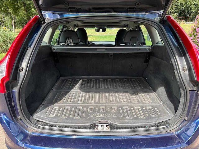 Volvo xc60 2.0 t5 fwd ocean race automaat; gr-876-h - afbeelding 10 van  19