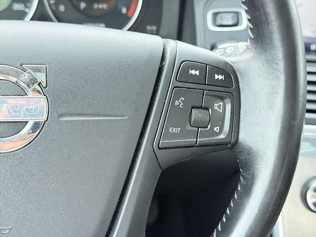 Volvo xc60 2.0 t5 kinetic | 38-xrr-6 i - afbeelding 9 van  32