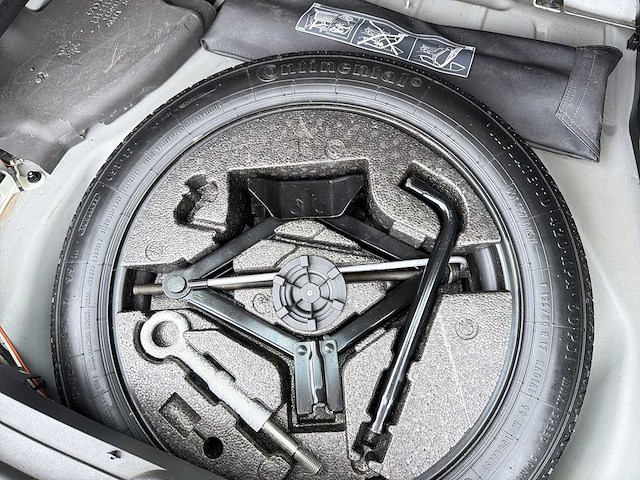 Volvo xc60 2.0 t5 kinetic | 38-xrr-6 i - afbeelding 17 van  32