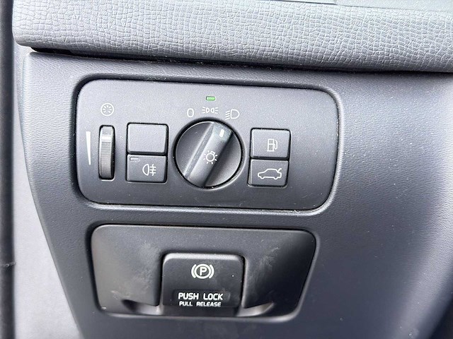 Volvo xc60 2.0 t5 kinetic | 38-xrr-6 i - afbeelding 25 van  32