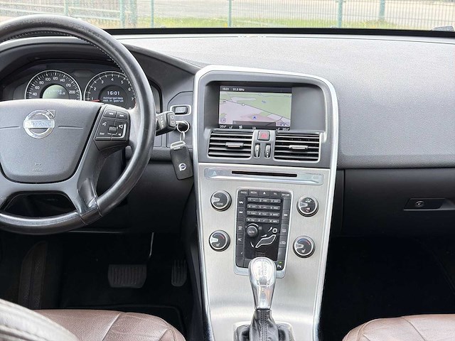 Volvo xc60 2.0 t5 kinetic | 38-xrr-6 i - afbeelding 5 van  35