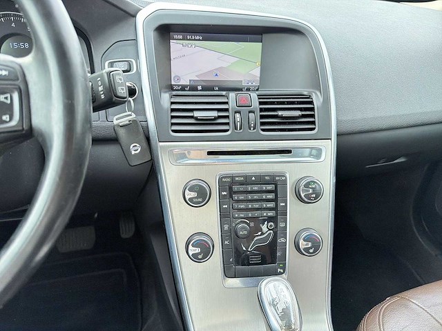 Volvo xc60 2.0 t5 kinetic | 38-xrr-6 i - afbeelding 11 van  35