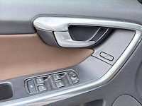 Volvo xc60 2.0 t5 kinetic | 38-xrr-6 i - afbeelding 20 van  35