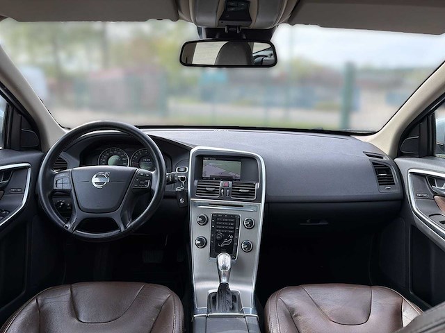 Volvo xc60 2.0 t5 kinetic | 38-xrr-6 i - afbeelding 24 van  35