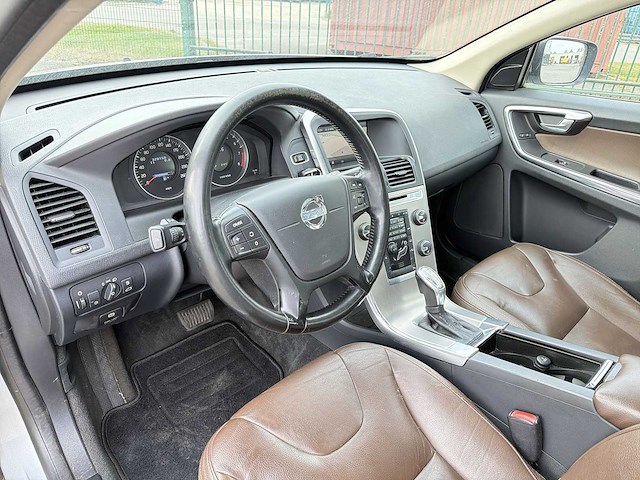 Volvo xc60 2.0 t5 kinetic | 38-xrr-6 i - afbeelding 30 van  35