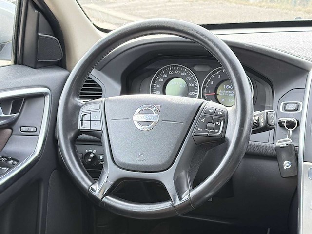 Volvo xc60 2.0 t5 kinetic | 38-xrr-6 i - afbeelding 35 van  35