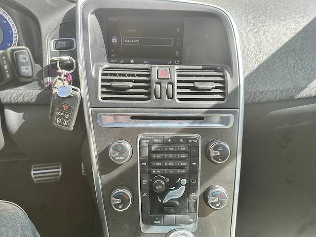 Volvo xc60 2.0 t5 summum automaat; 7-sbb-27 - afbeelding 2 van  7