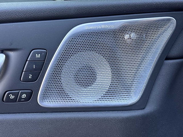 Volvo xc60 2.0 t6 plug-in hybrid awd ultimate dark | x-275-jf - afbeelding 3 van  32