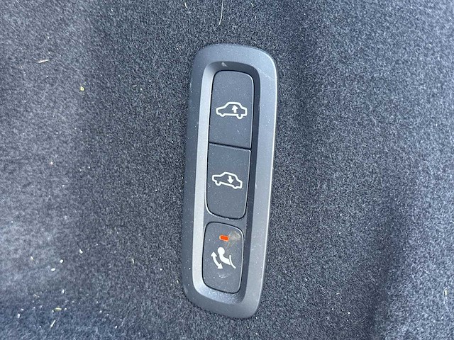 Volvo xc60 2.0 t6 plug-in hybrid awd ultimate dark | x-275-jf - afbeelding 10 van  32