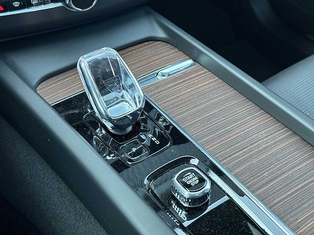 Volvo xc60 2.0 t6 plug-in hybrid awd ultimate dark | x-275-jf - afbeelding 15 van  32