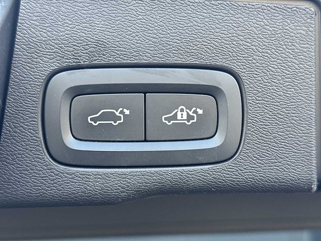 Volvo xc60 2.0 t6 plug-in hybrid awd ultimate dark | x-275-jf - afbeelding 26 van  32