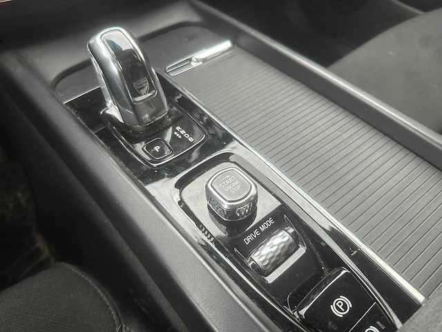 Volvo xc60 2.0 t8 te awd mom. *, n-284-sr - afbeelding 8 van  23