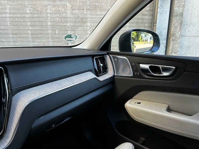 Volvo xc60 2.0 t8 twin engine awd inscription 390pk 2018, h-110-hn - afbeelding 7 van  24
