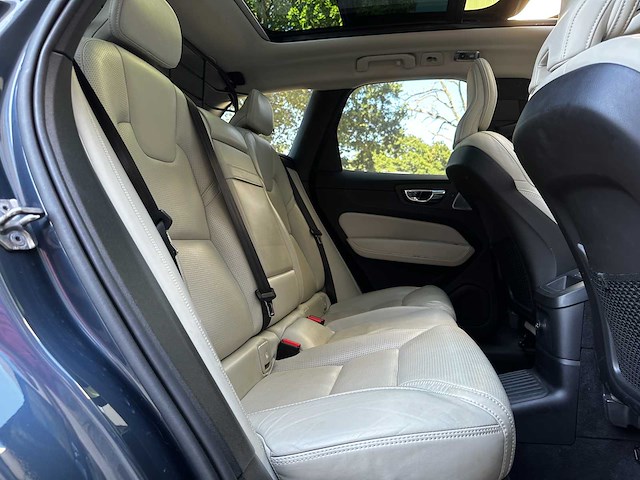 Volvo xc60 2.0 t8 twin engine awd inscription 390pk 2018, h-110-hn - afbeelding 17 van  24