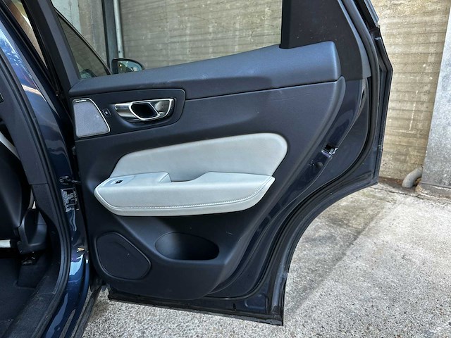 Volvo xc60 2.0 t8 twin engine awd inscription 390pk 2018, h-110-hn - afbeelding 29 van  39