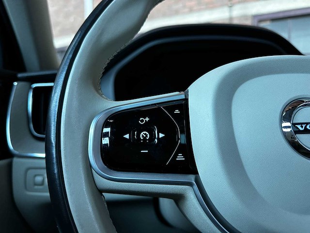 Volvo xc60 2.0 t8 twin engine awd inscription r-design 303pk 2019, r-244-tz - afbeelding 29 van  32