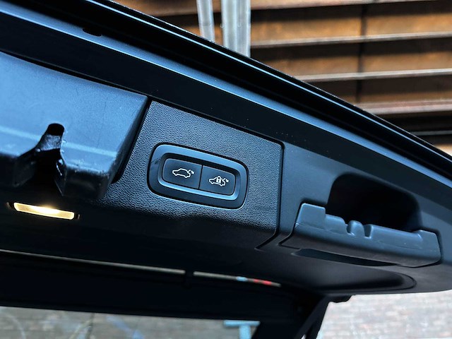 Volvo xc60 2.0 t8 twin engine awd inscription r-design 303pk 2019, r-244-tz - afbeelding 18 van  32