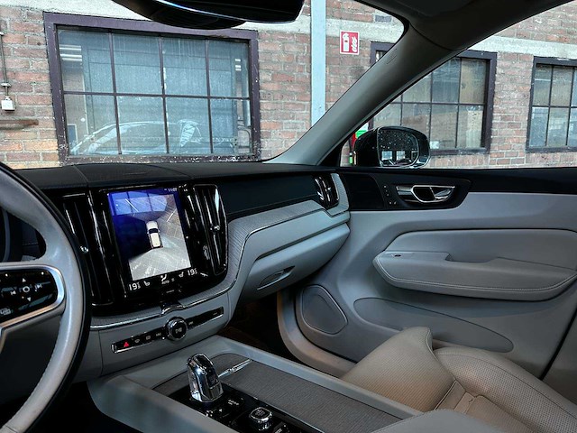 Volvo xc60 2.0 t8 twin engine awd inscription r-design 303pk 2019, r-244-tz - afbeelding 11 van  45