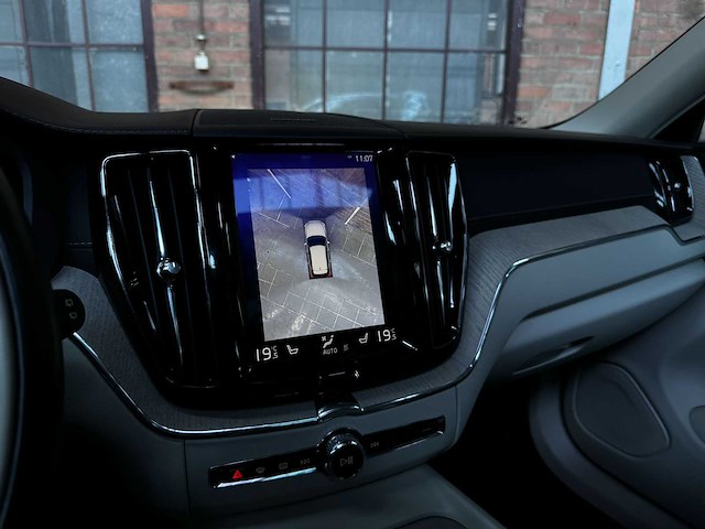 Volvo xc60 2.0 t8 twin engine awd inscription r-design 303pk 2019, r-244-tz - afbeelding 21 van  45