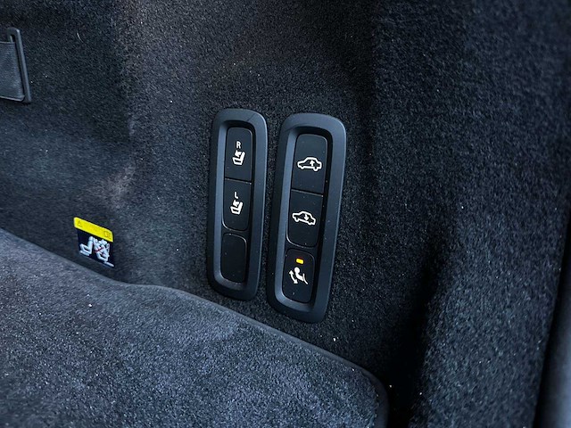 Volvo xc60 2.0 t8 twin engine awd inscription r-design 303pk 2019, r-244-tz - afbeelding 20 van  31