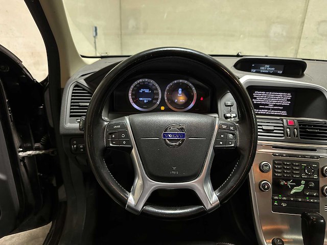 Volvo xc60 2.4 d5 awd r-design 205pk 2010, 66-nkx-7 - afbeelding 9 van  51