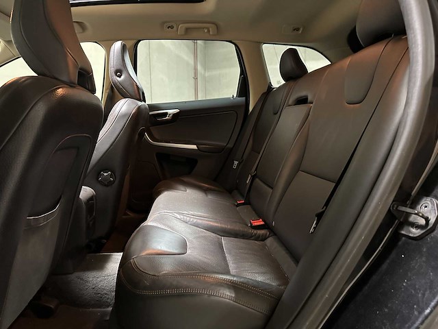 Volvo xc60 2.4 d5 awd r-design 205pk 2010, 66-nkx-7 - afbeelding 27 van  51