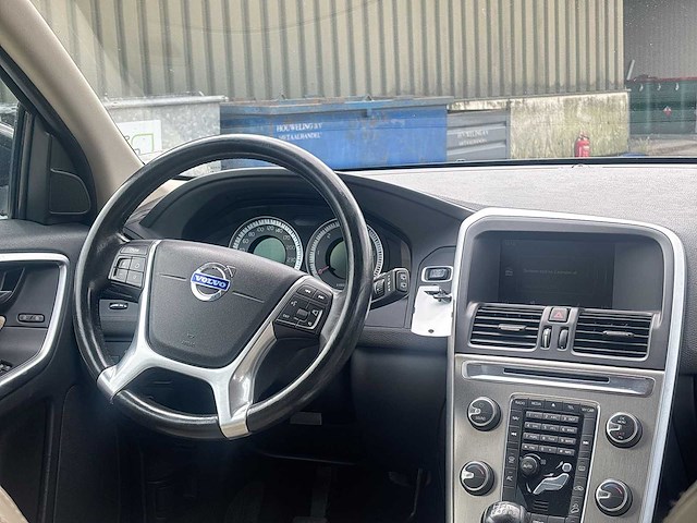 Volvo xc60 2.4 d5 awd summum 2011 | 55-rrh-4 - afbeelding 18 van  36