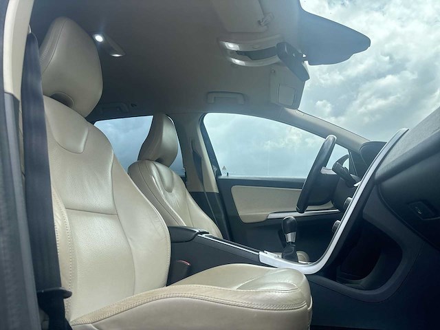 Volvo xc60 2.4 d5 awd summum 2011 | 55-rrh-4 - afbeelding 4 van  36