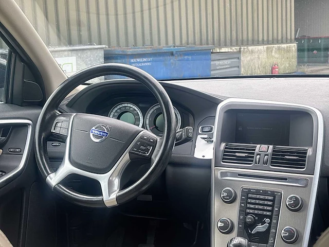 Volvo xc60 2.4 d5 awd summum 2011 | 55-rrh-4 - afbeelding 26 van  36