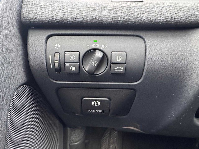 Volvo xc60 3.0 t6 awd momentum automaat; 67-hrp-1 - afbeelding 8 van  17