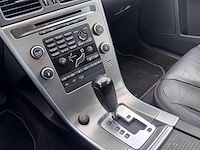 Volvo xc60 3.0 t6 awd momentum automaat; 67-hrp-1 - afbeelding 3 van  17