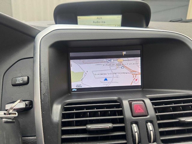 Volvo xc60 3.0 t6 awd momentum automaat; 67-hrp-1 - afbeelding 4 van  17