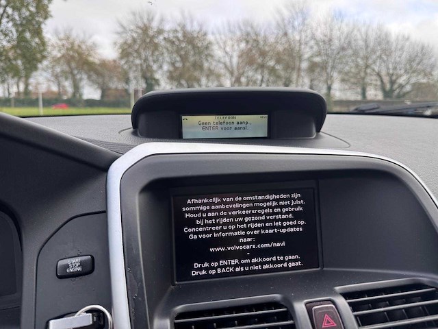 Volvo xc60 3.0 t6 awd momentum automaat; 67-hrp-1 - afbeelding 6 van  17